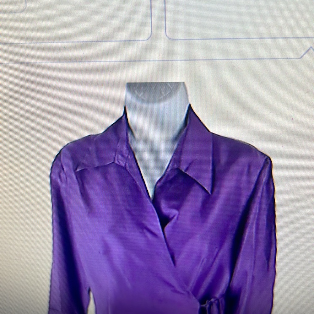 S.L.B woman top size  2 petite